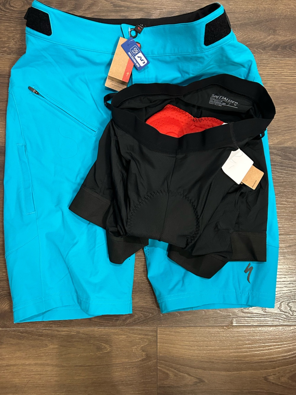 Specialized Andorra Pro Shorts NWT with removable liner Women’s size Medium Aqua - Picture 2 of 7